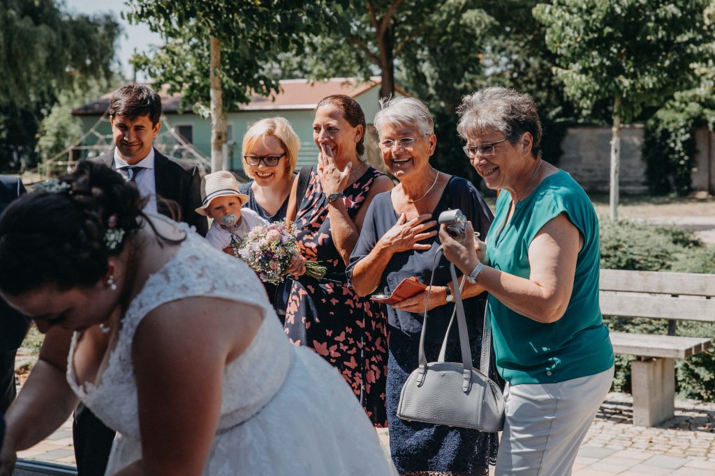 Hochzeitsfotograf David Kohlruss natürliche Hochzeitsfotos Berlin vintage wedding Hochzeitsreportage Bilder Fotograf Schorfheide Hotel am Döllnsee Schloss Lichterfelde