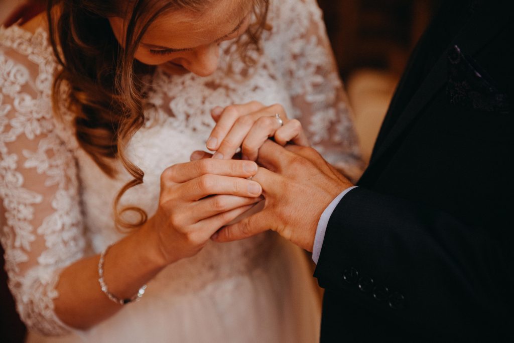 Hochzeitsfotograf David Kohlruss natürliche Hochzeitsfotos Berlin vintage wedding Hochzeitsreportage Bilder Fotograf Potsdam Gendarmenmarkt Alexanderplatz